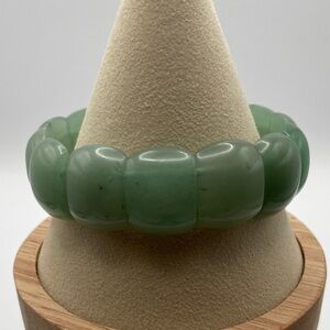 Hand Crafted Green Aventurine Gemstone Stretch Bangle
Bracelet M/L